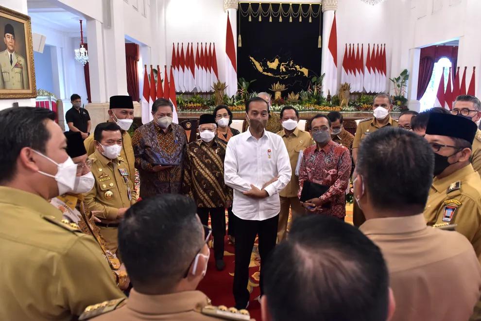 Jokowi Minta Pemimpin Daerah Gunakan APBD Untuk Kendalikan Inflasi