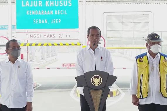 Jokowi meresmikan ruas tol Cibitung-Cilincing.
