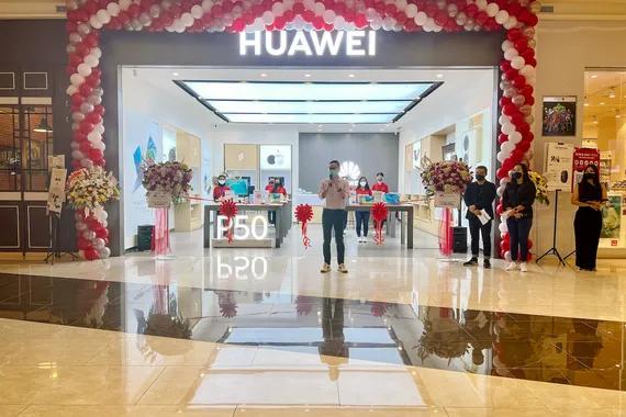 Pembukaan Huawei Authorized Experience Store (HES) baru di Trans Studio Mall Cibubur. Dok/Huawei.
