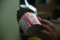 Rupiah Ditutup Rp15.938 per US$ di Akhir Pekan, Melemah 0,12 Persen