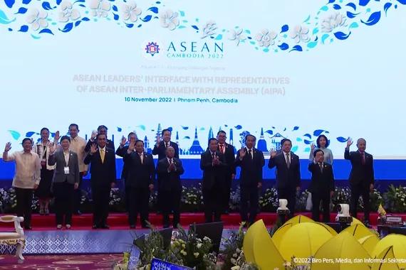 Jokowi hadiri pertemuan pemimpin ASEAN dan perwakilan ASEAN Inter-Parliament Assembly (AIPAA).