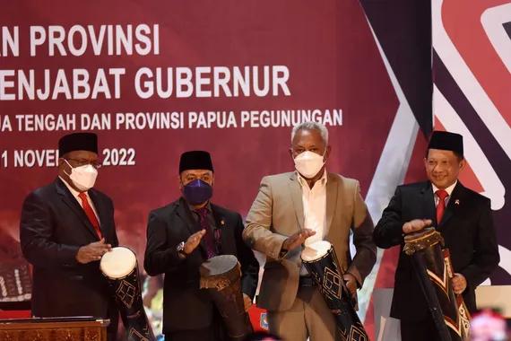 Acara pelantikan Penjabat Gubernur dan Peresmian Provinsi Baru di Papua.