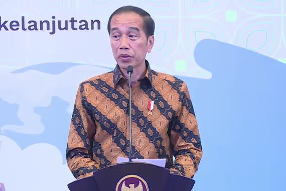 Jokowi saat membuka Rapat Kerja Nasional Pengelolaan Dana Lingkungan Hidup Tahun 2022, Rabu (21/12).