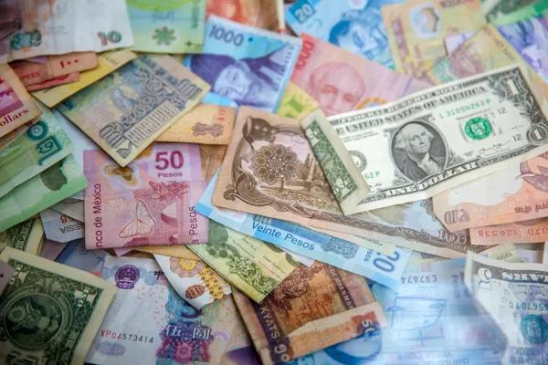Remitansi: Biaya dan Mekanisme Mengirim Uang ke Luar Negeri