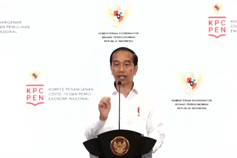 Jokowi Resmi Bubarkan Merpati Airlines dan Kertas Leces