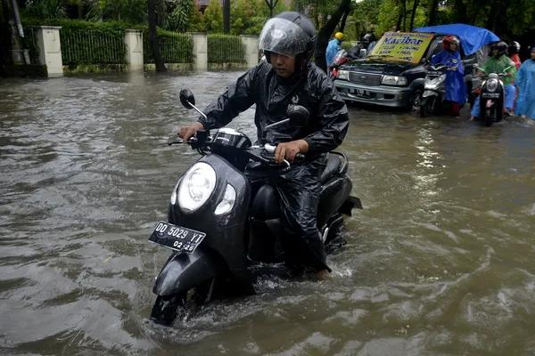 Banjir Makassar, 1.869 Jiwa Mengungsi