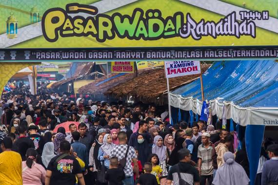 Pasar Wadai Banjarmasin.