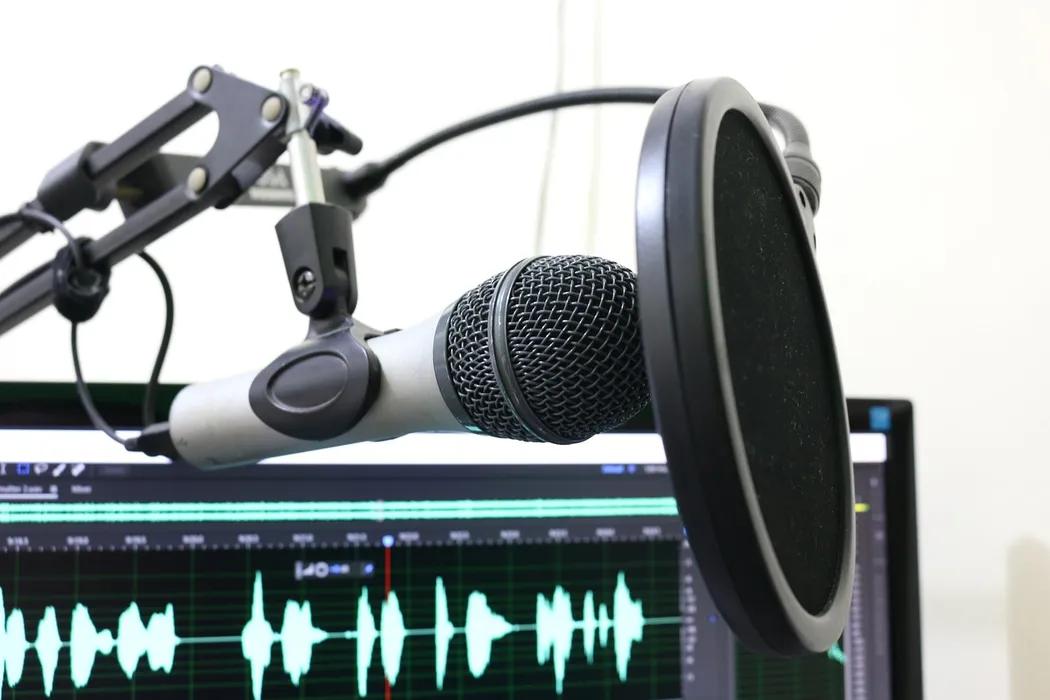 Apa Itu Podcast, Bentuk, Manfaat, dan Potensi Bisnisnya