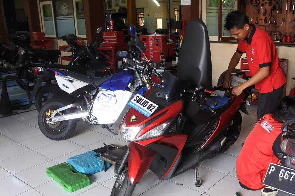 STNK Bodong Jadi Biang Kerok Minimnya Konversi Motor Listrik