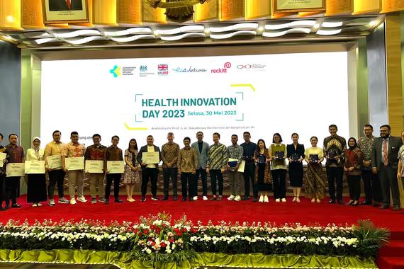 Pemenang Fight for Access Accelerator Indonesia dan 10 Karya Terpilih Health Innovation Sprint Accelerator 2023 Yang Diumumkan di Health Innovation Day 2023.
