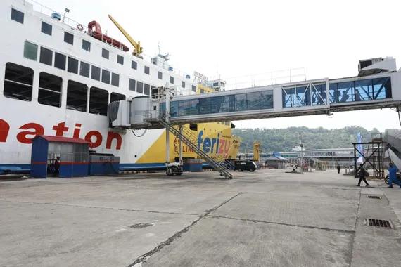 Jasa angkutan kapal ferry ASDP.