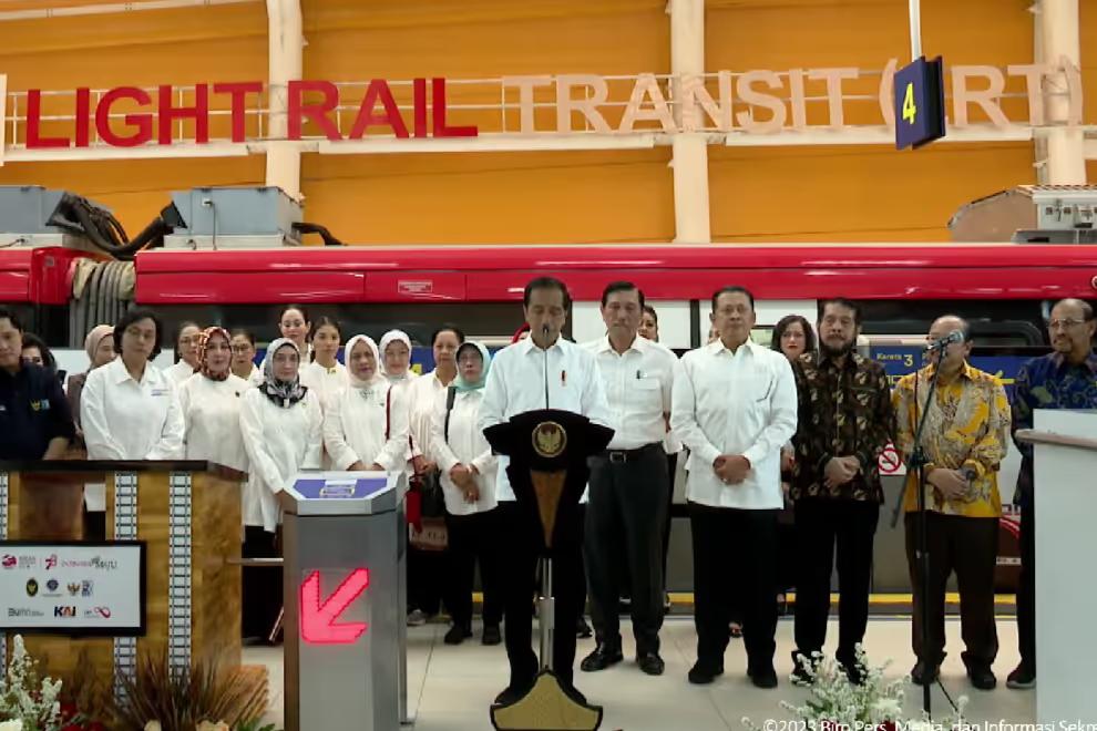 Jokowi Resmikan Layanan LRT Jabodebek, Sejumlah Menteri Ikut Coba