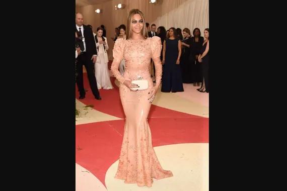 Gaun lateks berlian milik Beyonce