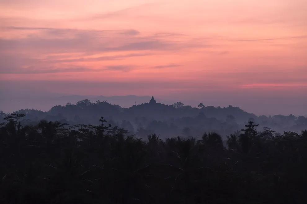 Budaya Jawa Berpadu Keajaiban Alam di Plataran Borobudur