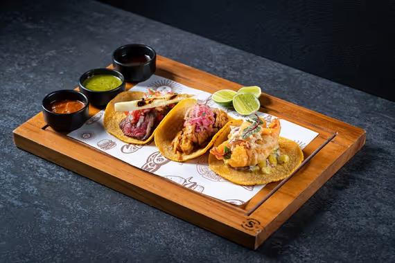 Taco platter dari Sudestada.