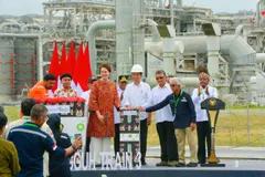 Jokowi Resmikan Proyek Tangguh Train 3 di Teluk Bintuni, Papua Barat