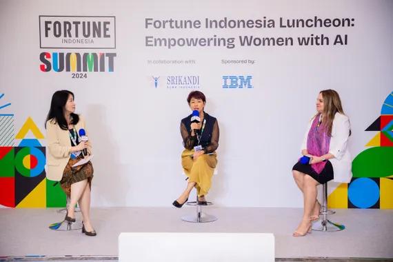 Sales Director of IBM Indonesia, Imelda Muti (kiri ke kanan), Director & Chief Enterprise Business & Corporate Affairs Officer XL Axiata, Yessie D. Yosetya, dan Executive Director of watsonx.governance, Data and AI, Heather Gentile. (dok. Fortune)