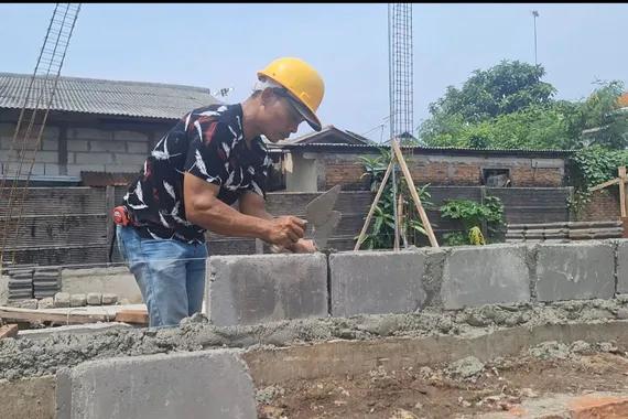 PT PLN (Persero) melalui Unit Induk Distribusi (UID) Jakarta Raya memanfaatkan 3,3 ton FABA sebagai bahan konstruksi pembangunan Gardu Distribusi listrik. (dok. PLN)
