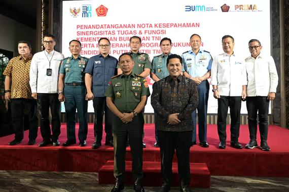 Penandatanganan nota kesepahaman sinergitas tersebut dilakukan oleh Menteri BUMN Erick Thohir dan Panglima TNI Jenderal Agus Subiyanto di Rumah Dinas Panglima TNI, Jakarta pada Senin (25/03).