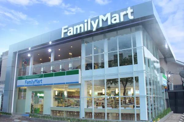 FamilyMart Indonesia: Cari Celah di Antara Dominasi 2 Raksasa